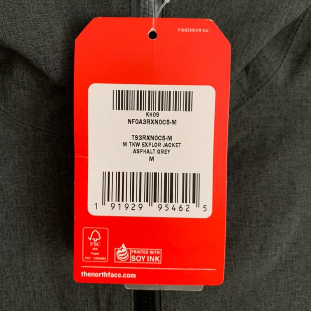 🎉SALE🎉 The North Face Rain Jacket - Picture 2 of 3
